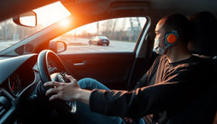 Rijd pijnvrij: ontdek hoe je kniepijn tijdens het autorijden kunt verlichten