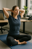 Ontdek hoe yoga je werkdag kan transformeren met meer focus en minder pijn